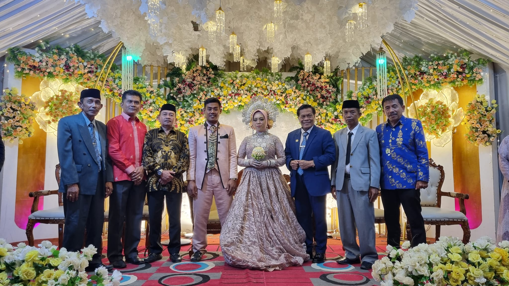 Hadiri Undangan Pernikahan di Batu Oge, Bupati Pasangkayu Bertemu Bupati Donggala